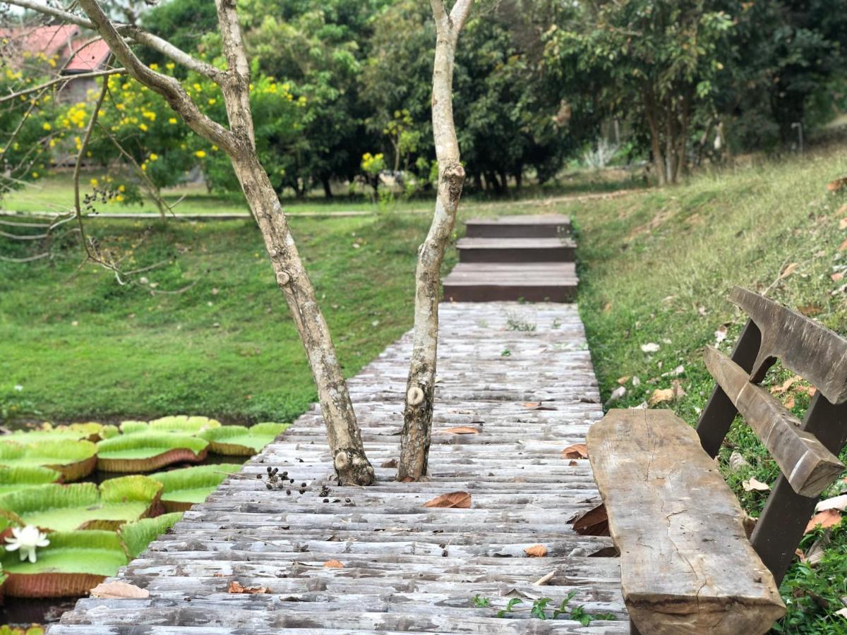 Baanrai Khunya บ้านไร่คุณย่า Ban Huai Maenam Noi Eksteriør bilde